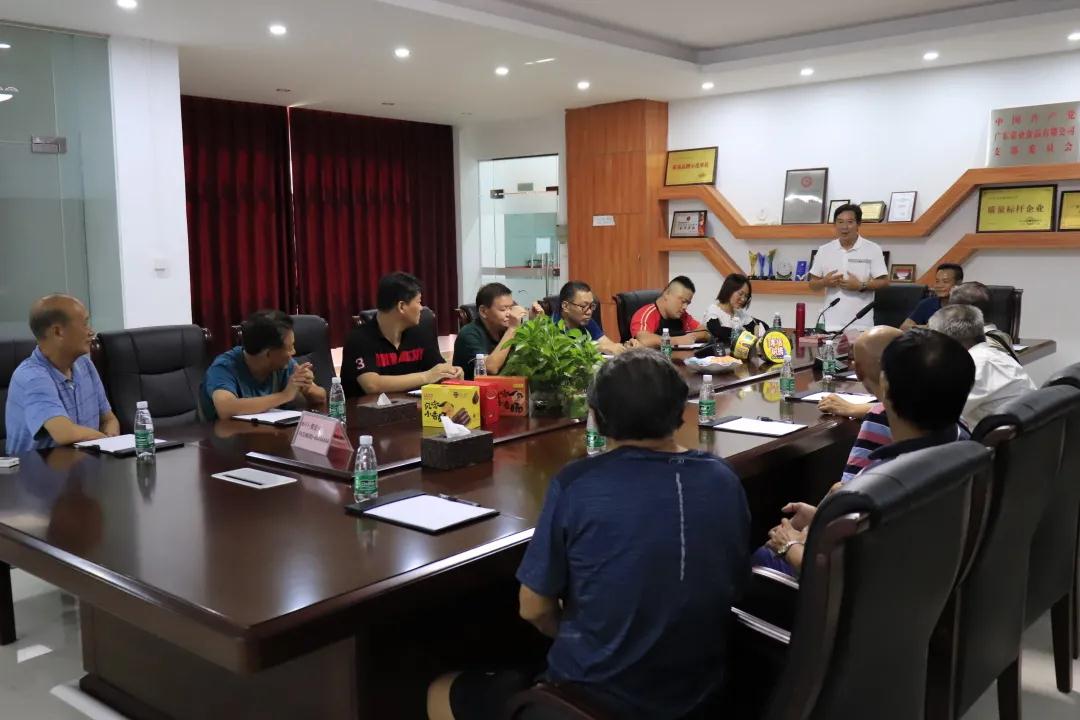新華社、人民日?qǐng)?bào)駐中山、珠海、江門站組團(tuán)到訪榮業(yè)